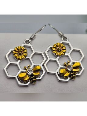 Silver-Tone Bee & Honeycomb Dangle Earrings w/ Gold Flower Accents🐝🌼NEW